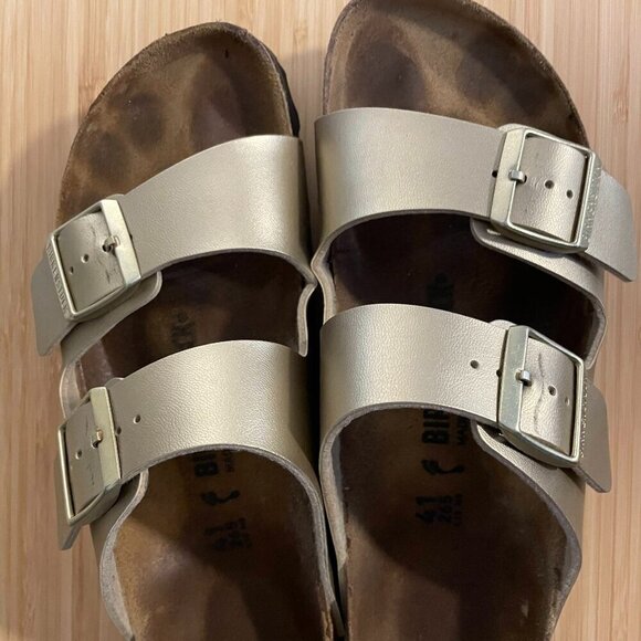 Birkenstocks Women’s Arizona Sandals Boho Shiny narrow fit Gold Sz 41 - Picture 1 of 4